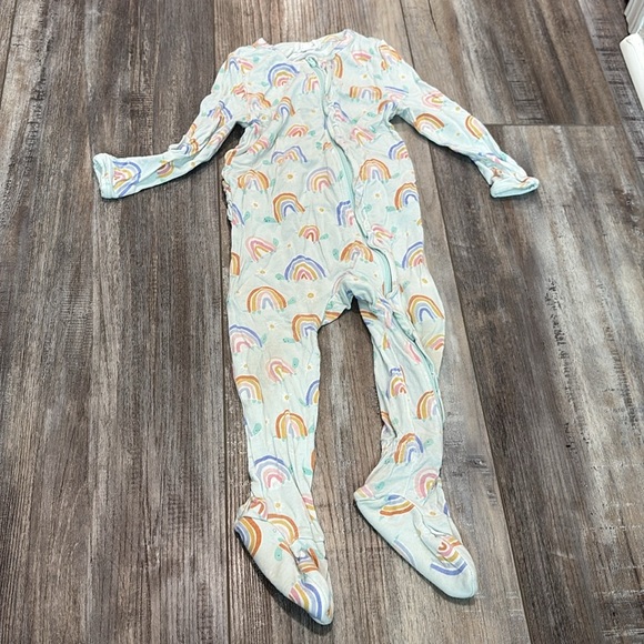 Angel Dear x Spearmint Love 6-12 month zippered tie dye romper & rainbow pajama - Picture 9 of 12